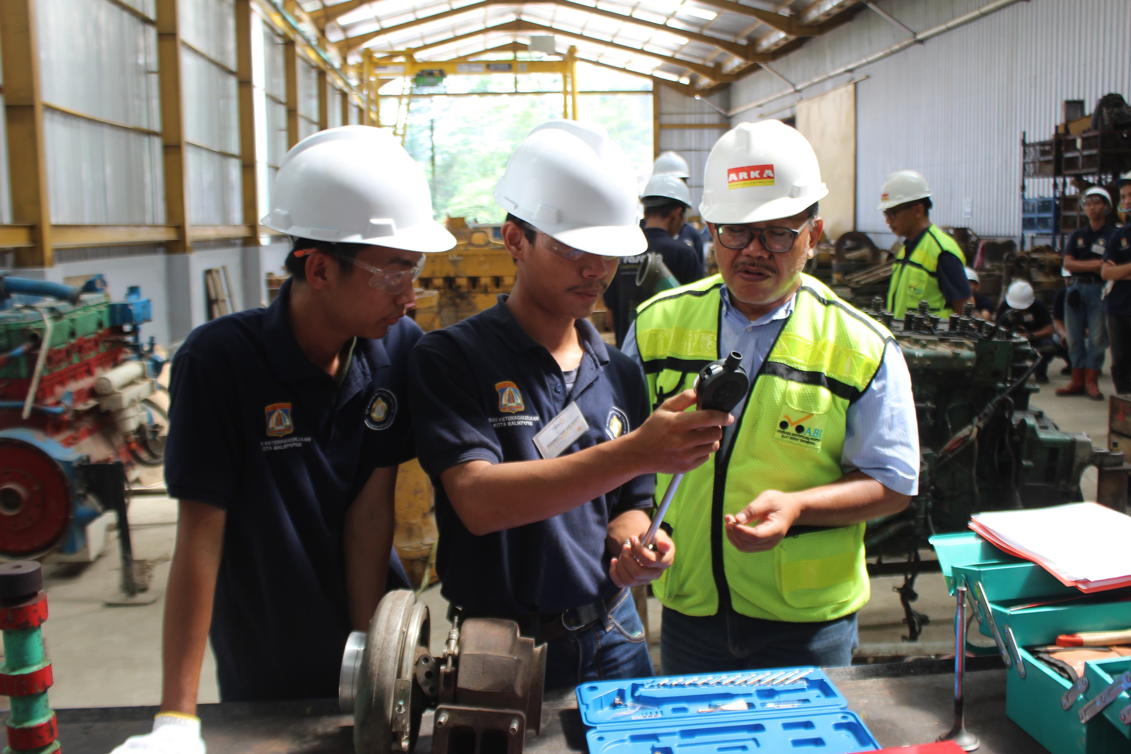 Pelatihan Mekanik Alat Berat - Heavy Equipment Training